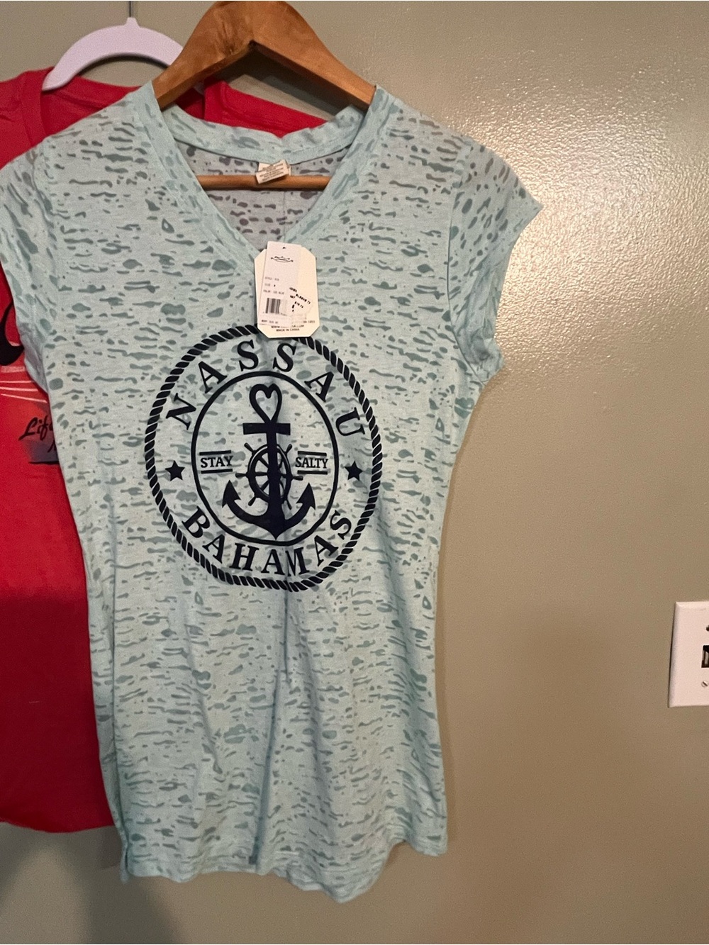 Red Colorado Graphic Tee & Light Blue Nassau Bahamas V‑Neck Tee Lot Of Two M New - Picture 3 of 11
